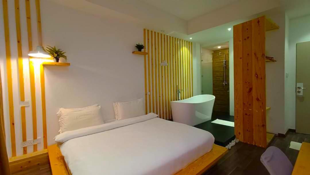 Portia Hotel & Spa Dhiffushi Exterior foto